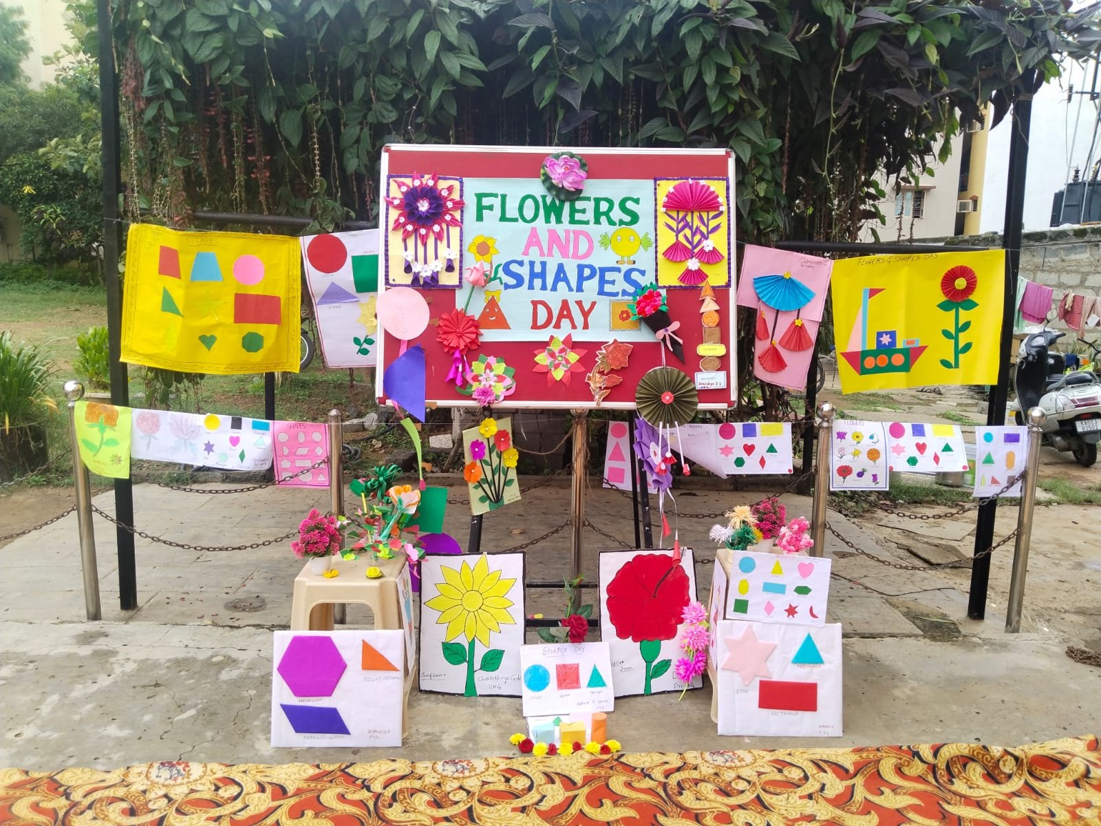 Read more about the article Flowers and Shapes Day